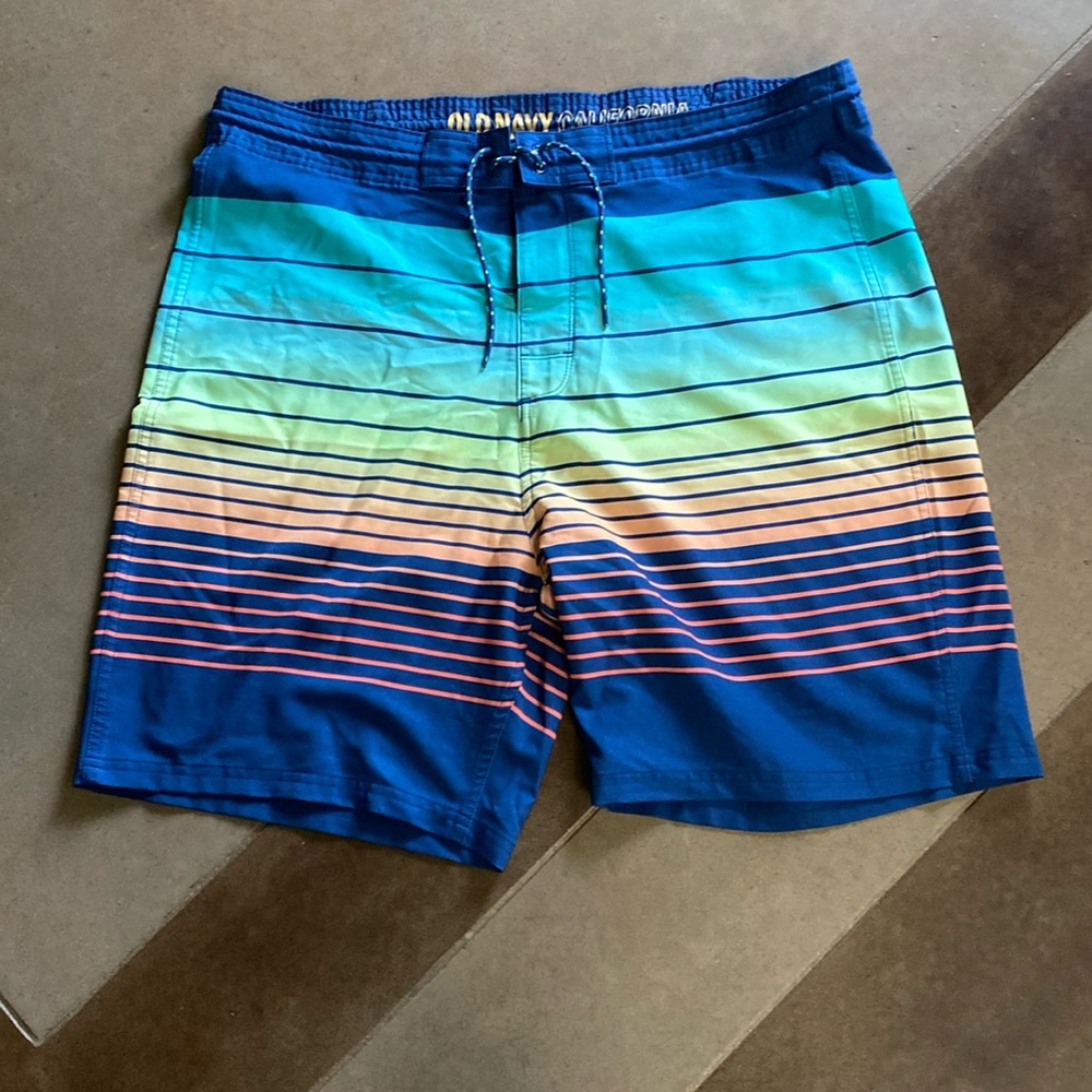 Men’s Old Navy swim trunks